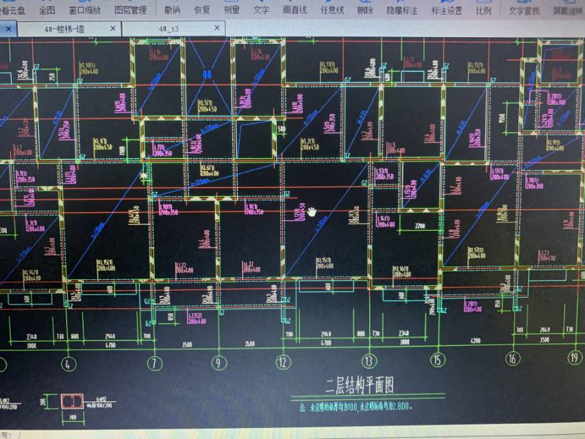 请问一下这个到底是一层的楼板还是二层的楼板