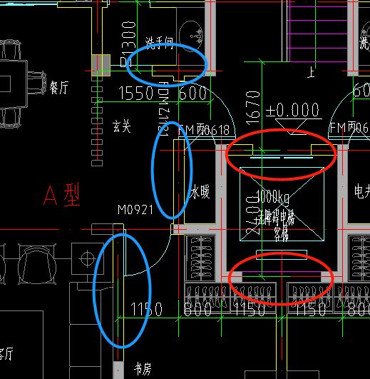 我沒看懂  是畫兩個(gè)紅圈的 都按電梯井墻和其他隔墻分開定義嗎,還是說有門的那個(gè)和其他隔墻一樣    我看平面圖中墻線只有沒門那面是紅色的  其他都是黃色的