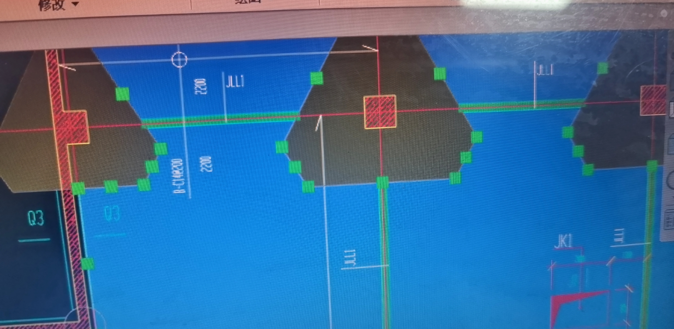 基础联系梁钢筋是锚固在柱里面的还是承台里面的
